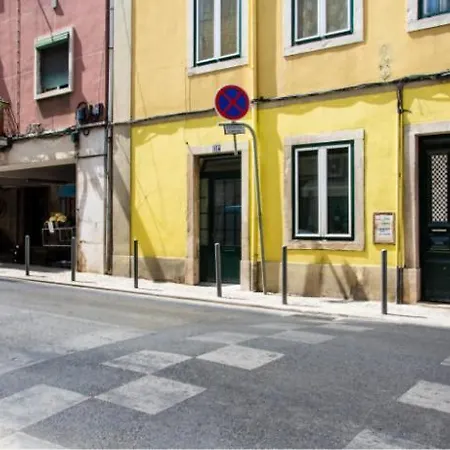 Apartment Campolide Door