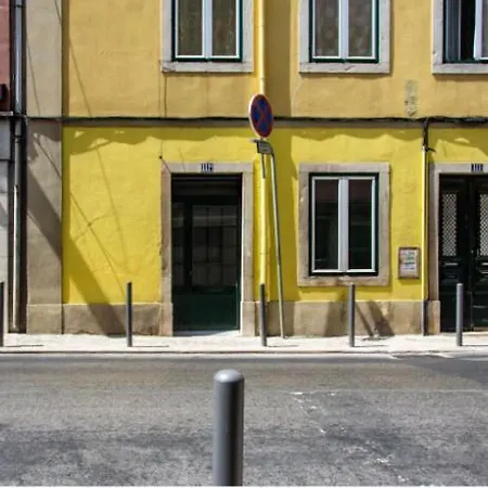 Apartment Campolide Door