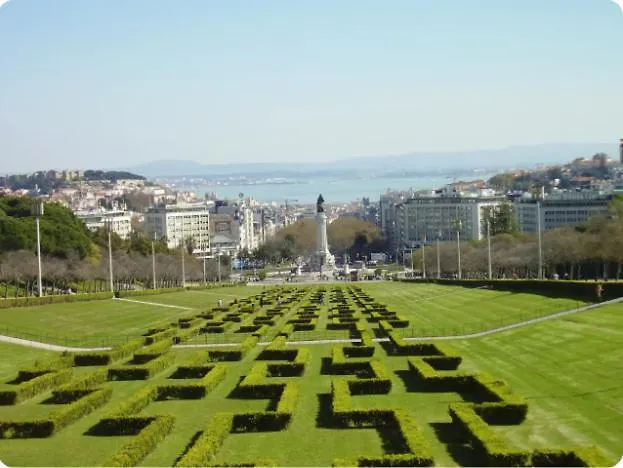 Campolide Door Apartment *