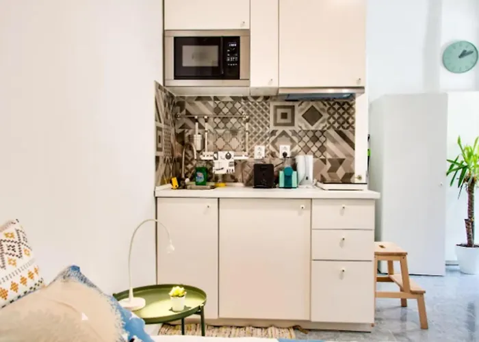 Apartment Campolide Door